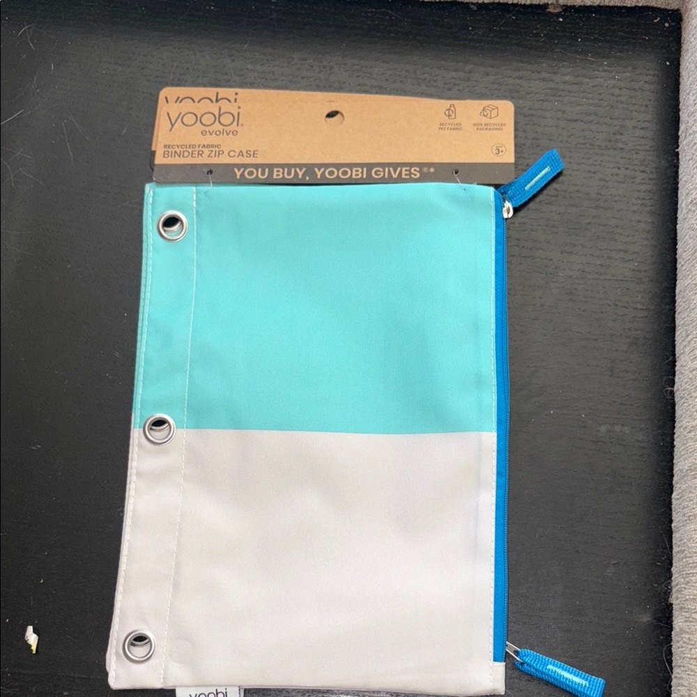 10/$10 Yoobi Binder Zip Case in Blue and White